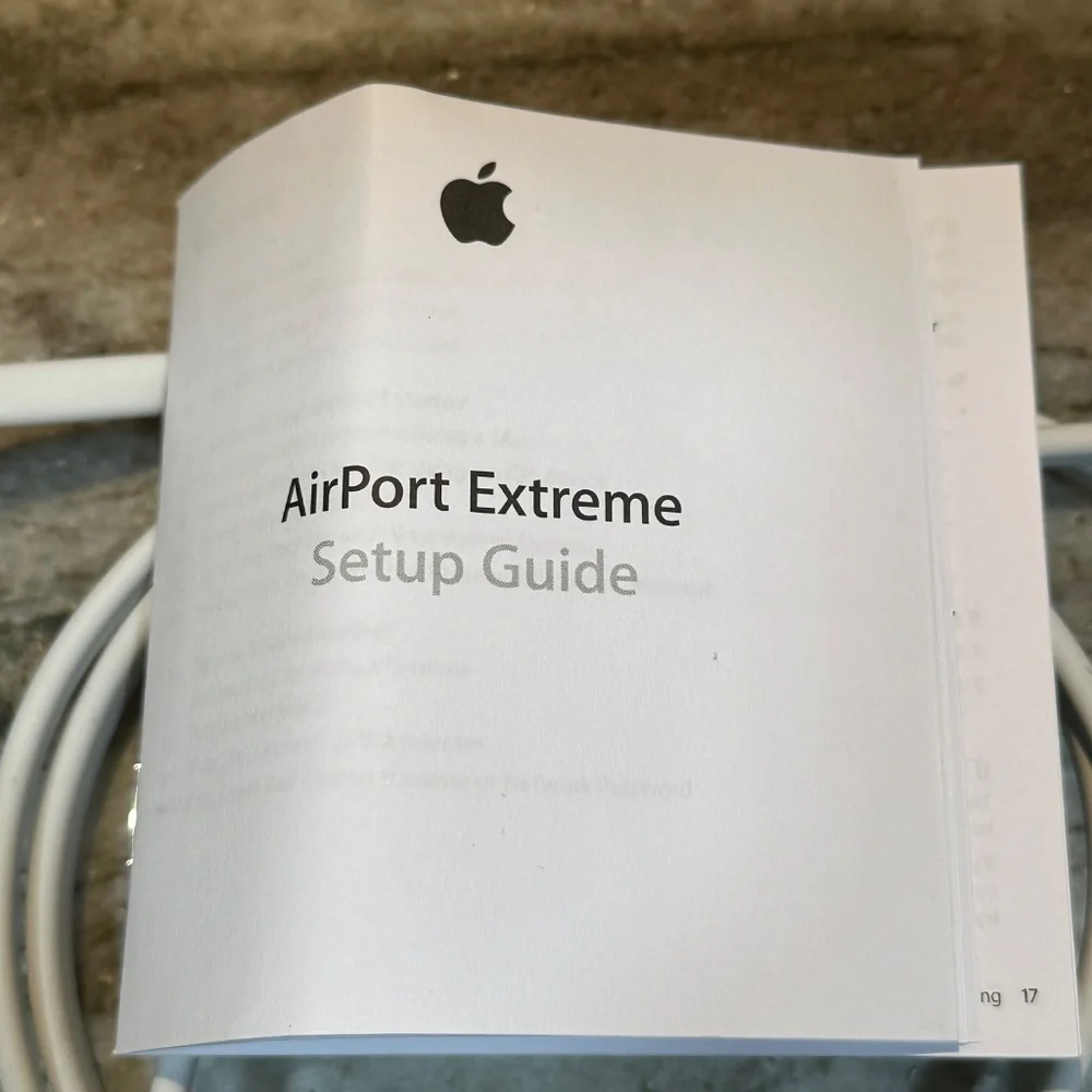 Apple AirPort Extreme 802.11ac A1521 (6th Generation) w/ Power Cord & Box Router